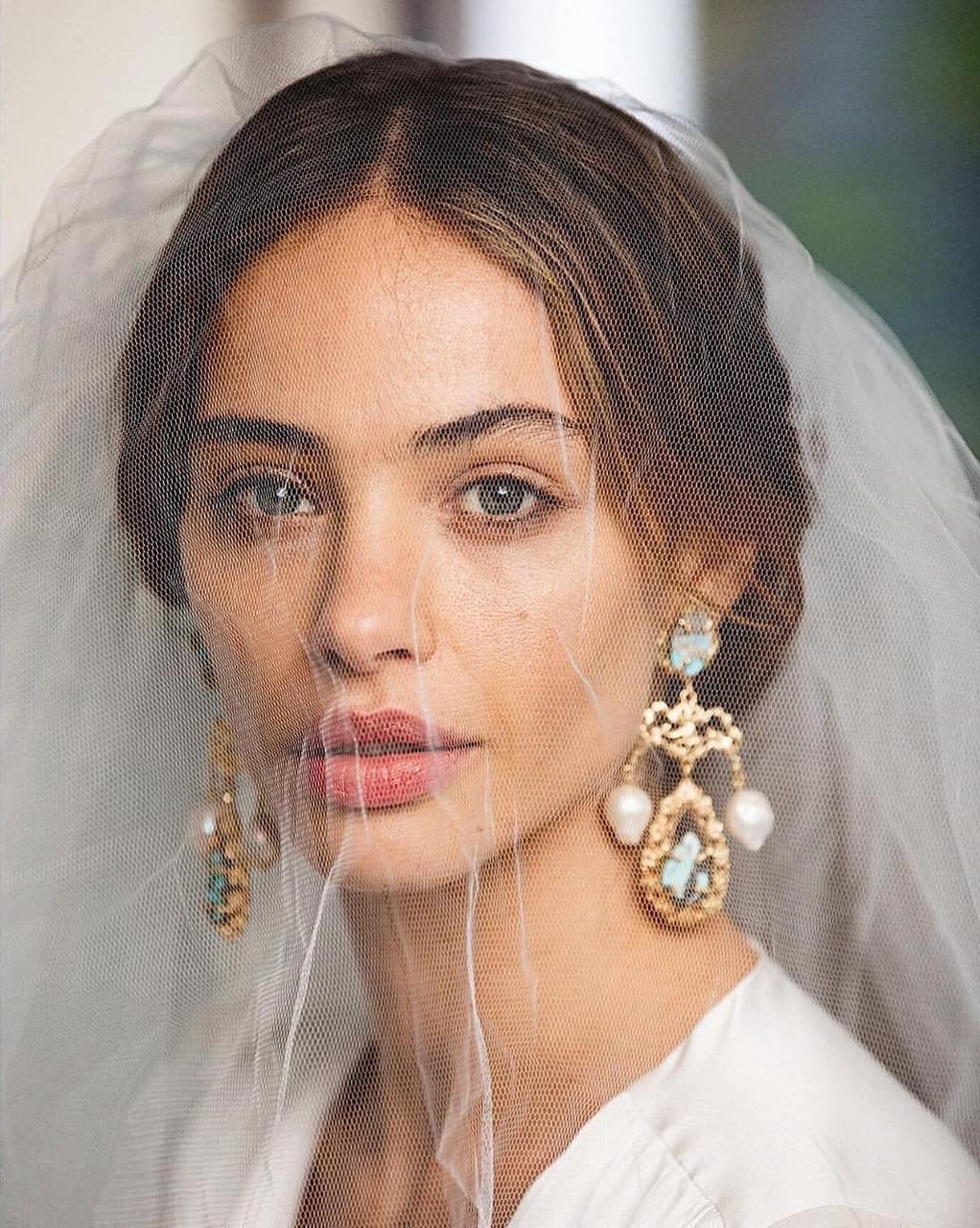 brunette, bride, veil and italian