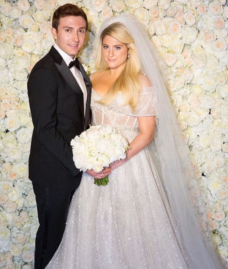 goals, white flowers, singer and couple