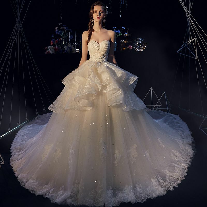 sweetheart weddingdres, glitter wedding dress, elegant wedding dress and bride