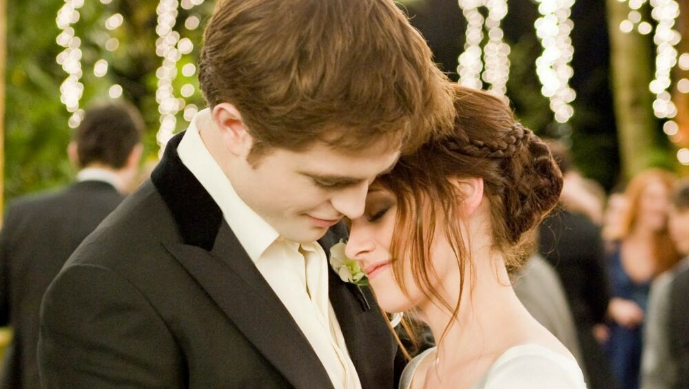 twilight saga, bella swan, bella and edward and kristen stewart