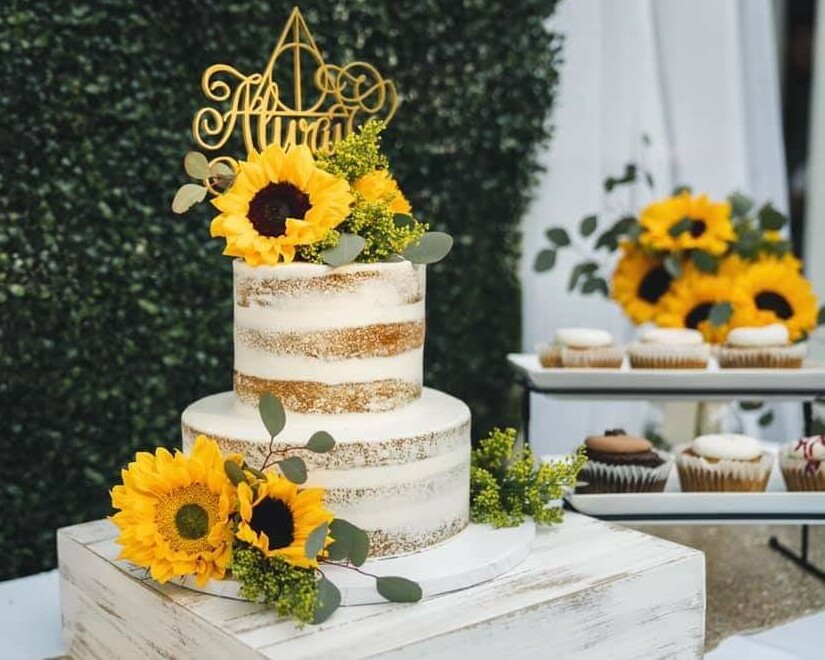 cake, sunflowers, weddingcake and layered
