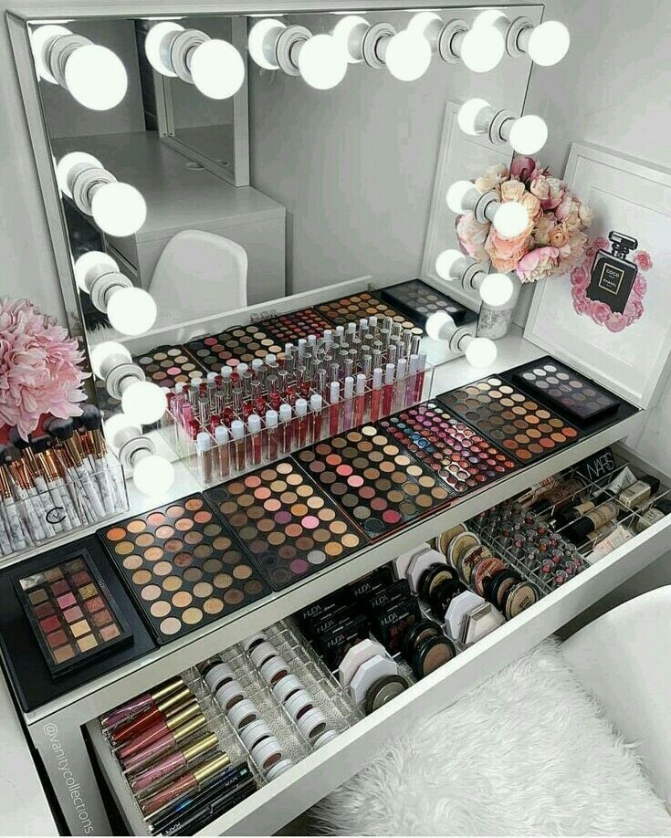 room, lips, concealer and مكياج