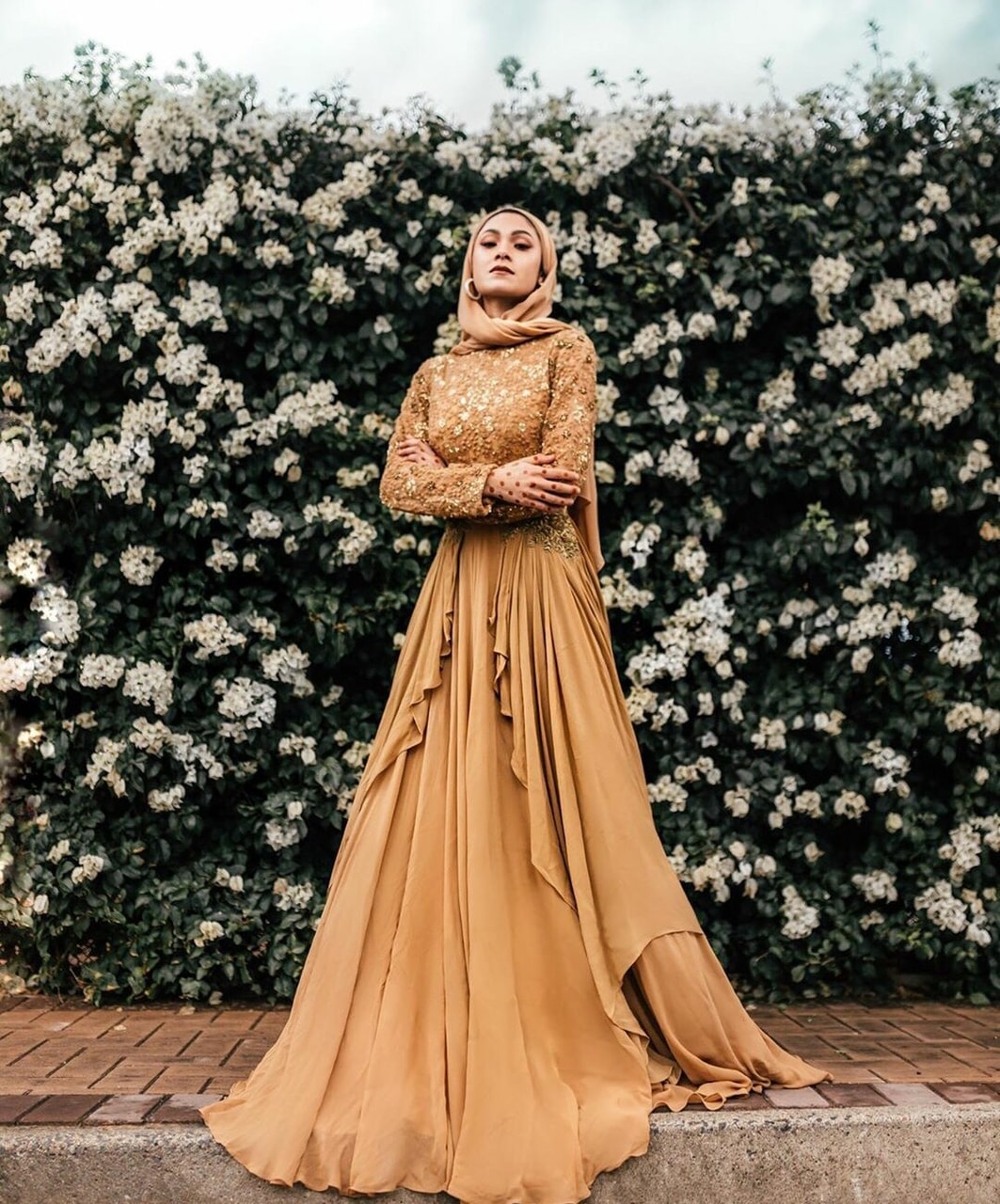 love, gold, muslim muslimah and flower wall