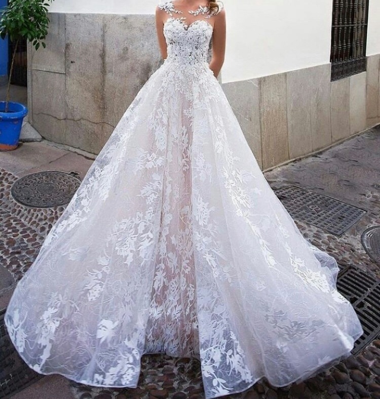lace, flowers, ootd and marriage