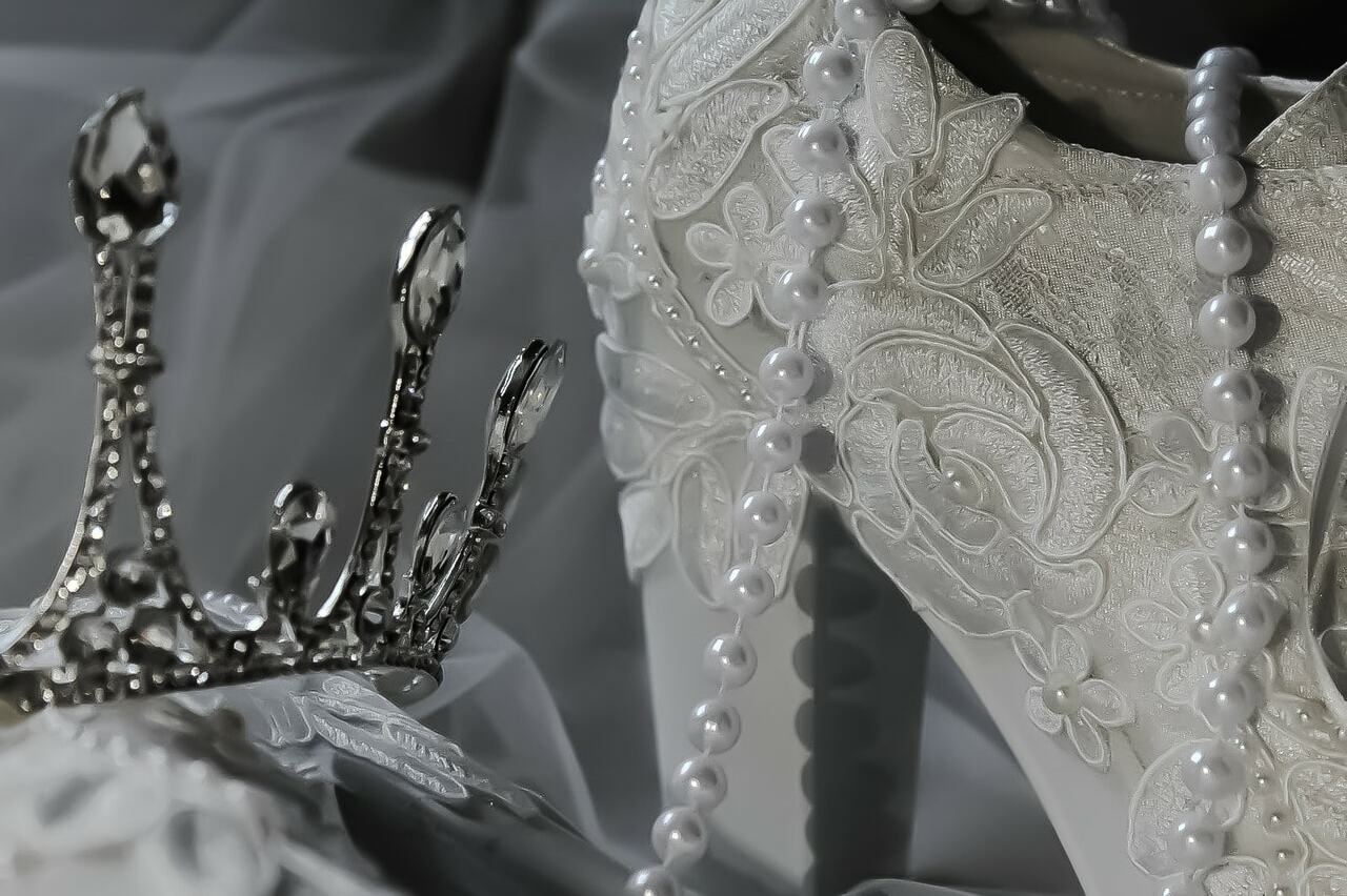 photograph, white pearl, white and groom