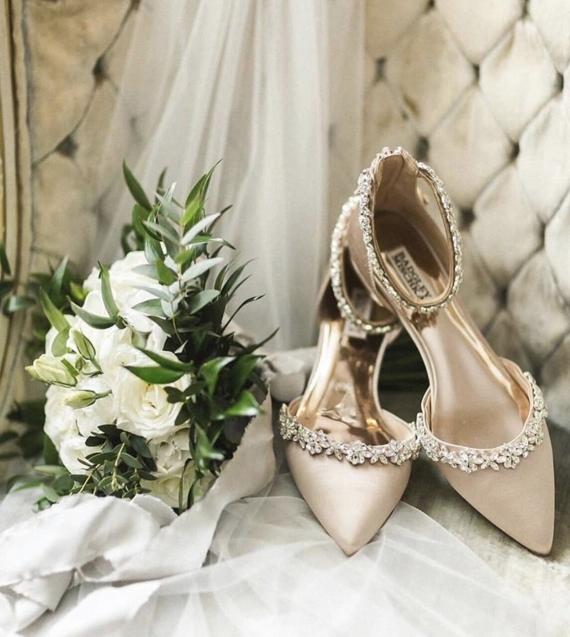 shoes, chic, sunlight and flower