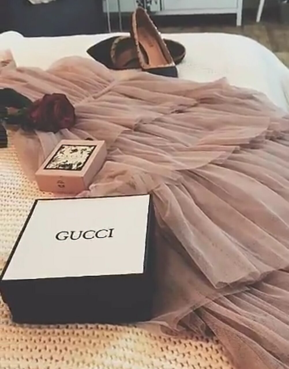 shoes, roses, perfume and aesthetic