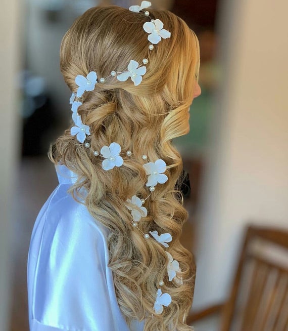 hair, flowers, hair accessories and beautiful