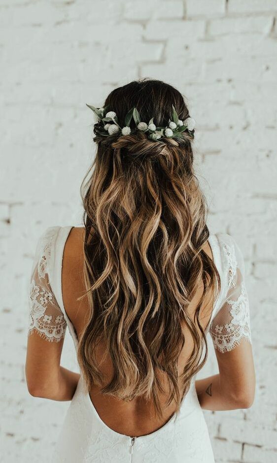 bride and groom, wedding dress, wedding cake and wedding motive cake