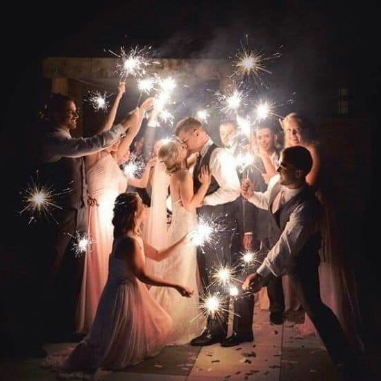 bride, fireworks, boda and bridemaids