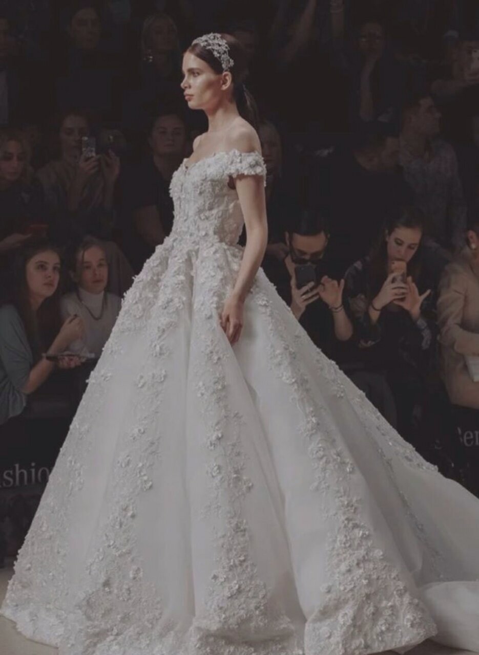 Queen, dreamwedding, royalwedding and weddingdress