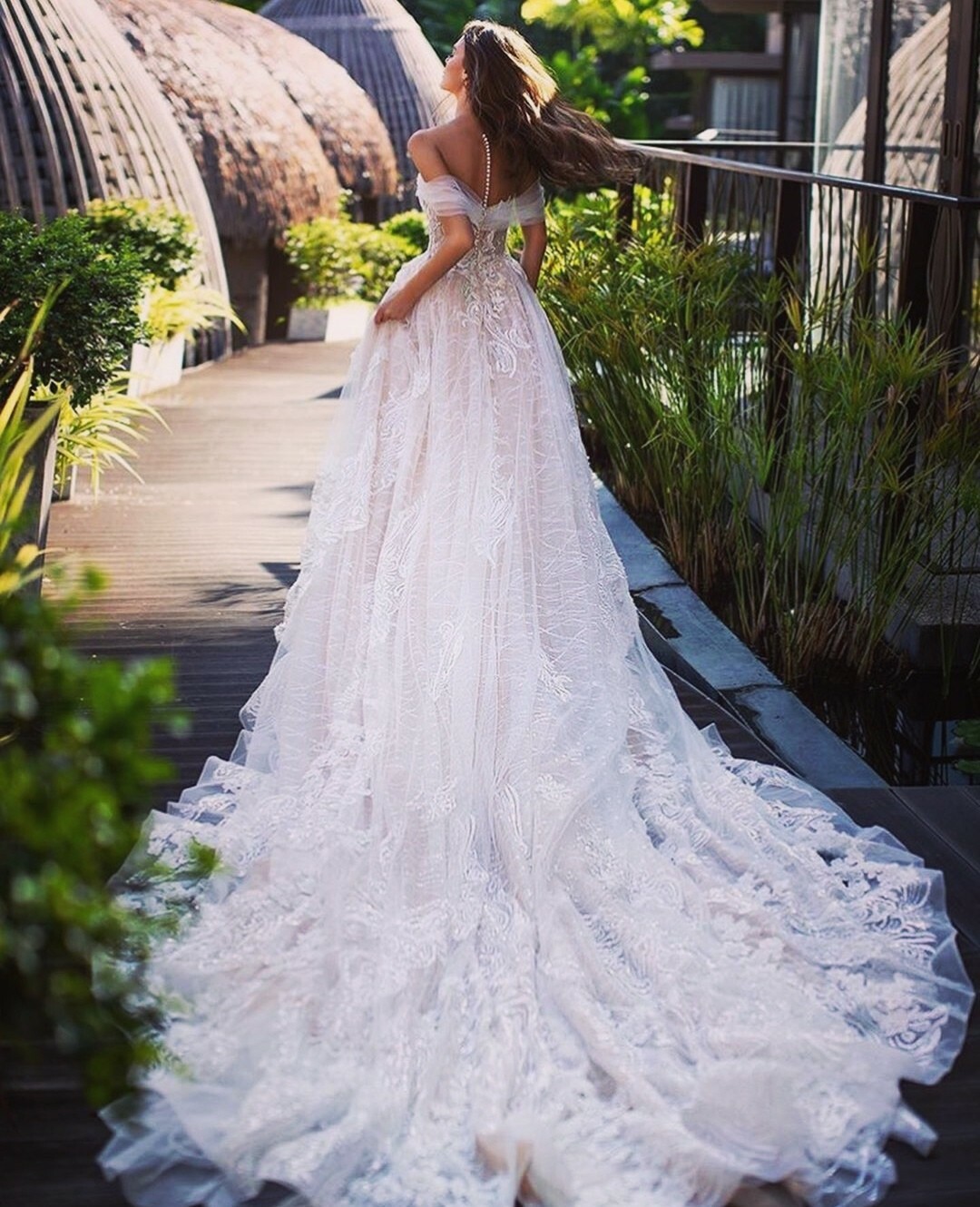 bride, wedding day, weddingdress and love