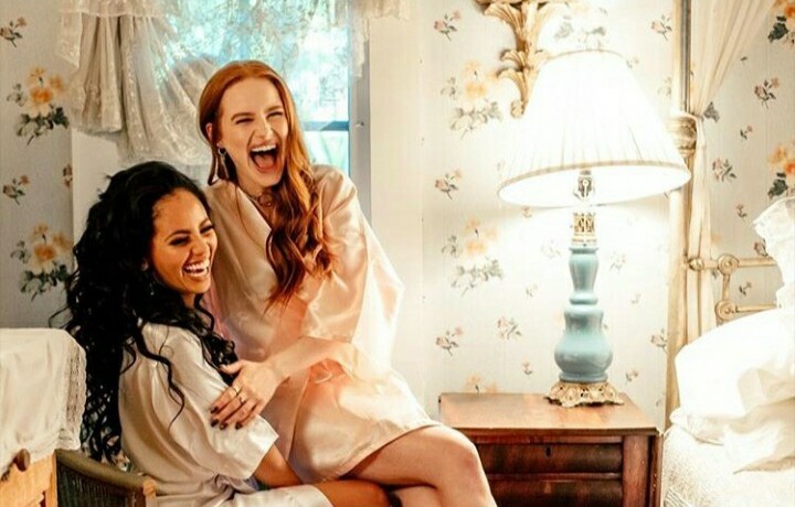 vanessa morgan, madelaine petsch and riverdale