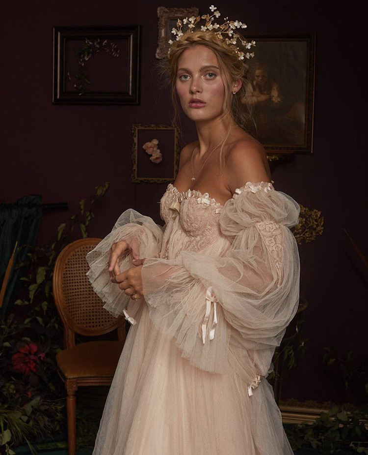 lace, dress, high fashion and renaissance