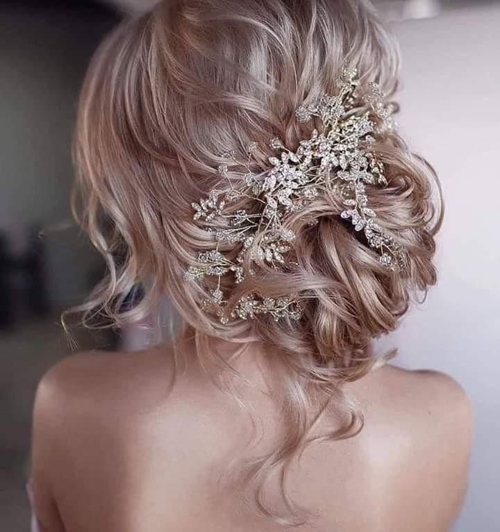 hairstyle, jewerly, romantic and braid