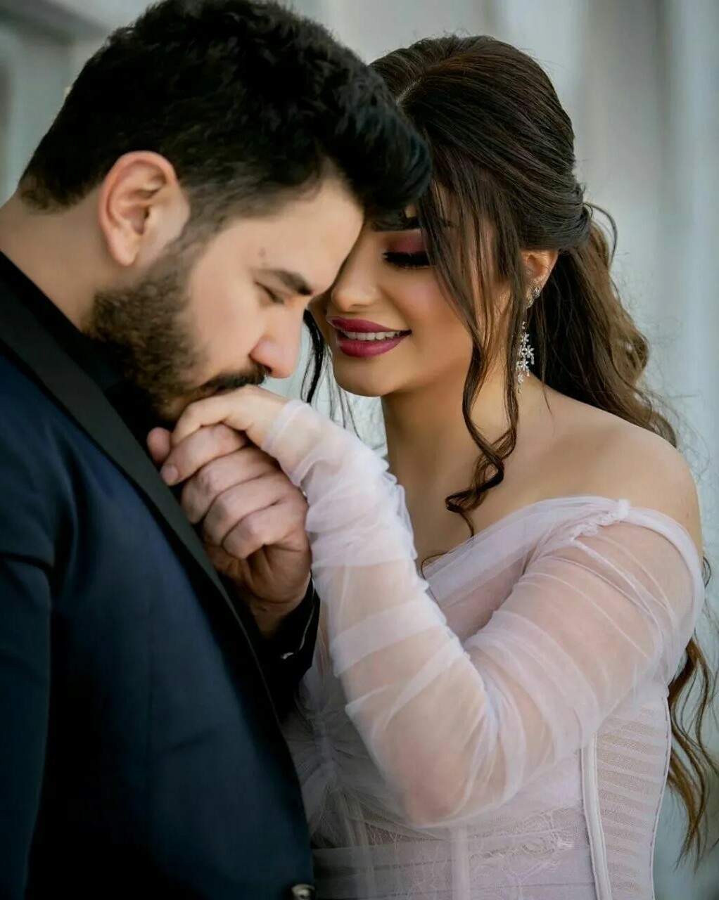 حب عشق غرام غزل, love kiss kisses hug hugs, عناقك عناق and بكر خالد