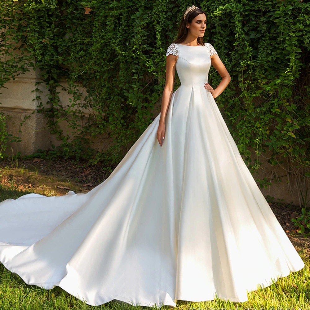 appliqués, weddingdress, weddinggown and illusionback