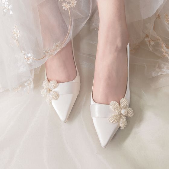 wedding shoes, stilletto heels, pearl flower and pointed toe