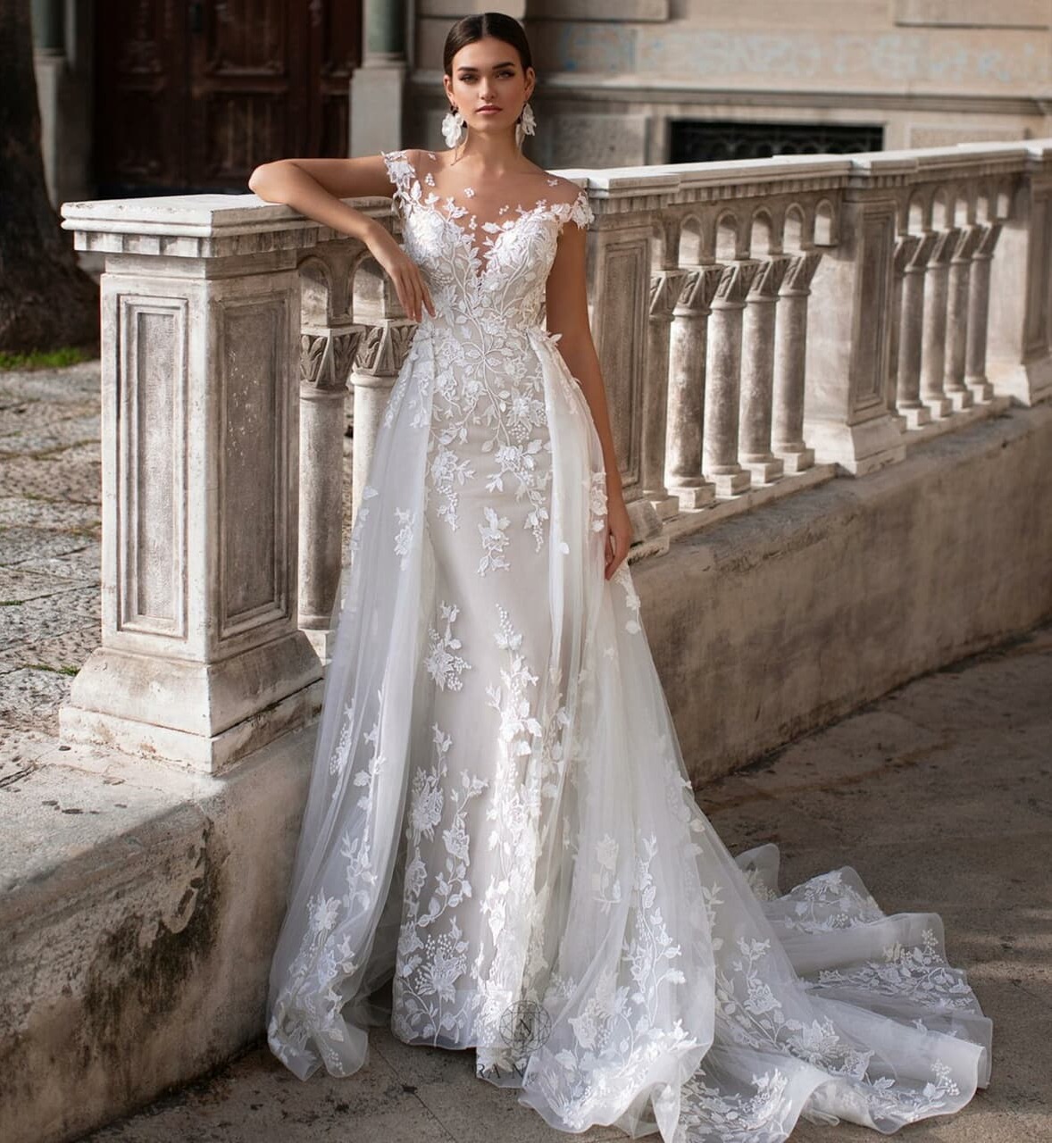 wedding bride, wedding gown, wedding outfit and wedding dress