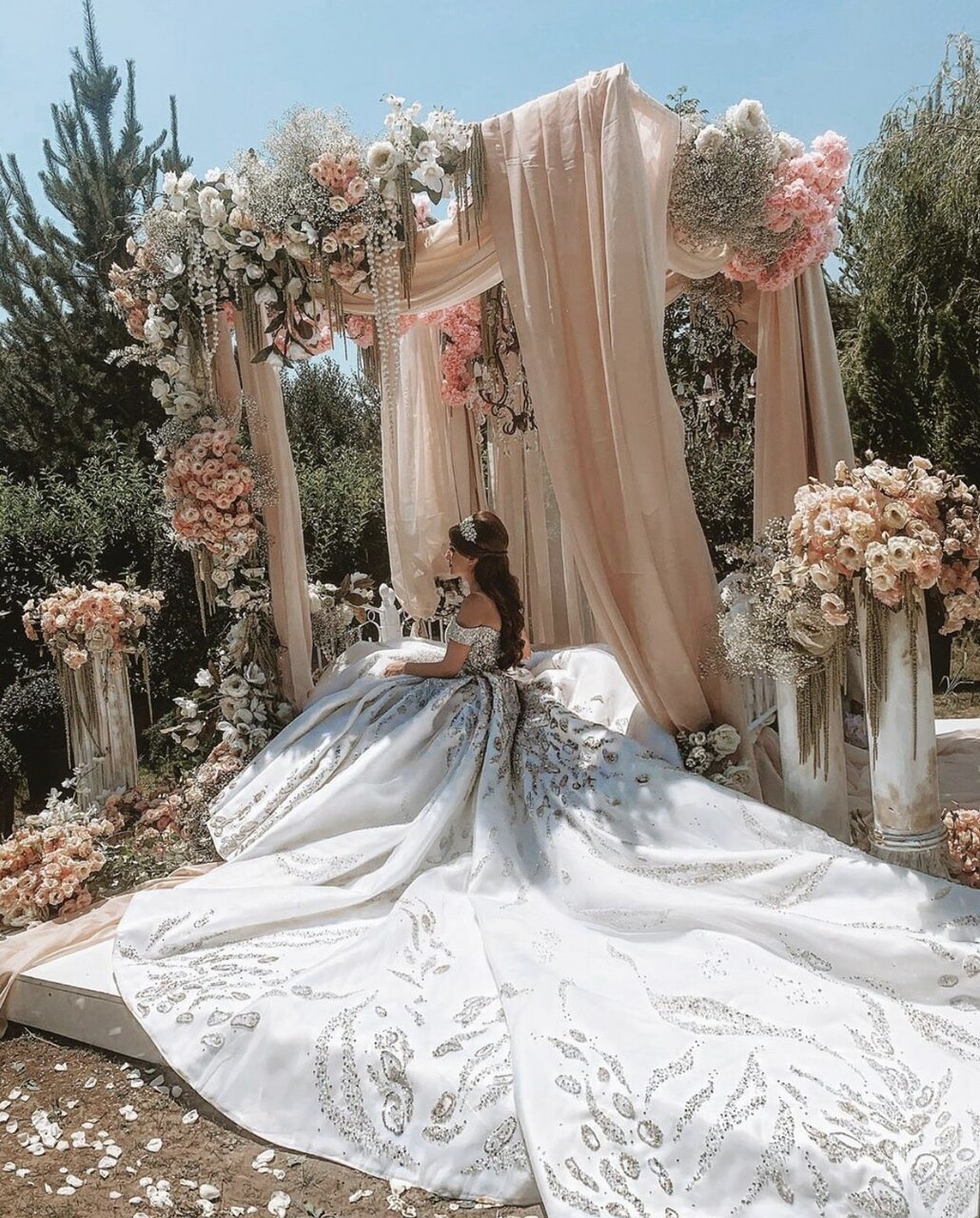 happiness, princess, bridal and roses