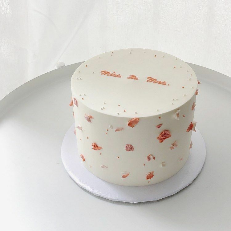 minimal, white, pastry and vanilla