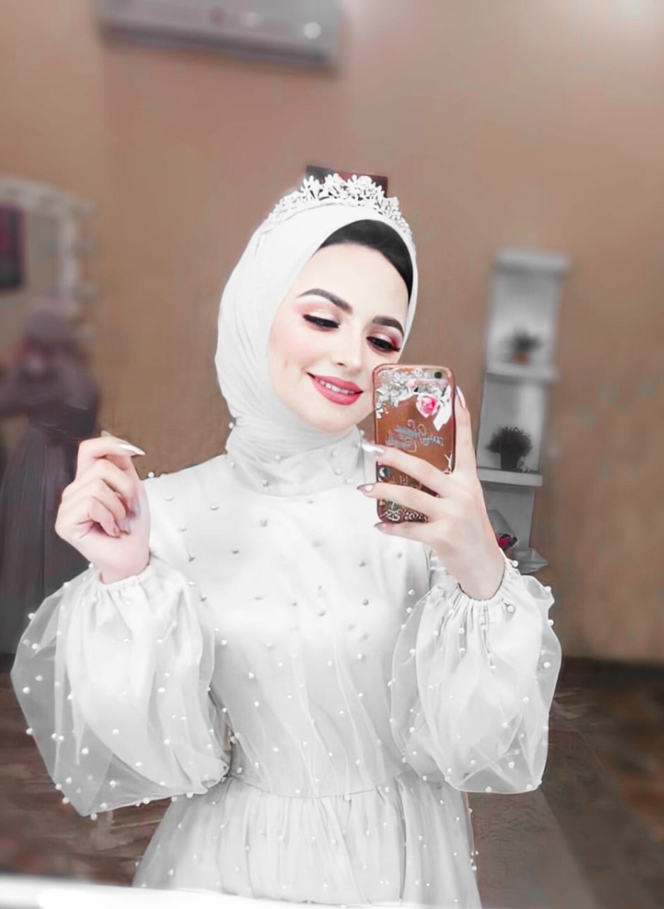 Queen, girl, engagement and حجاب