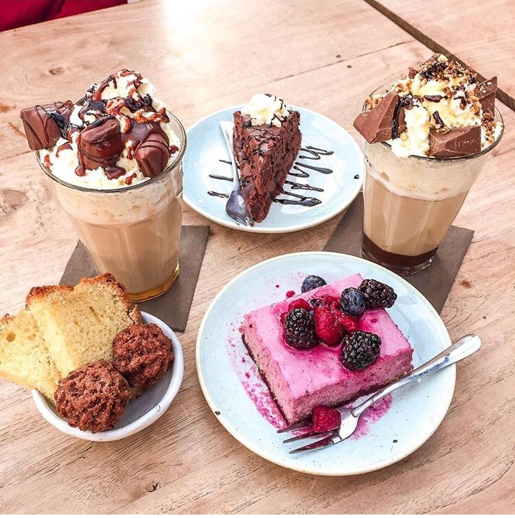 chocolate cake, cake, foodporn and wedding cake