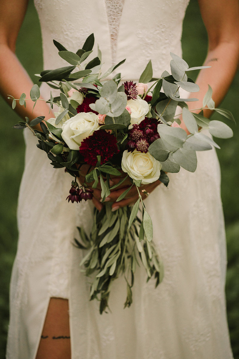 wedding day, aesthetics, dress and flowers