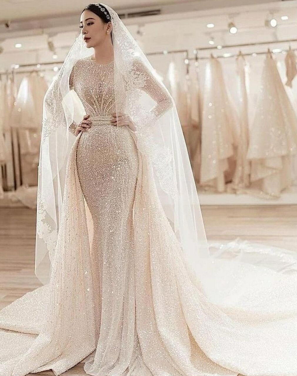 fashion, Queen, Couture and vogue