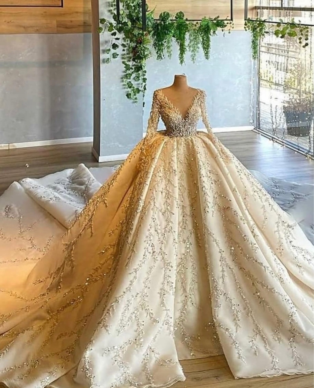 big, beautiful, weddingdress and love