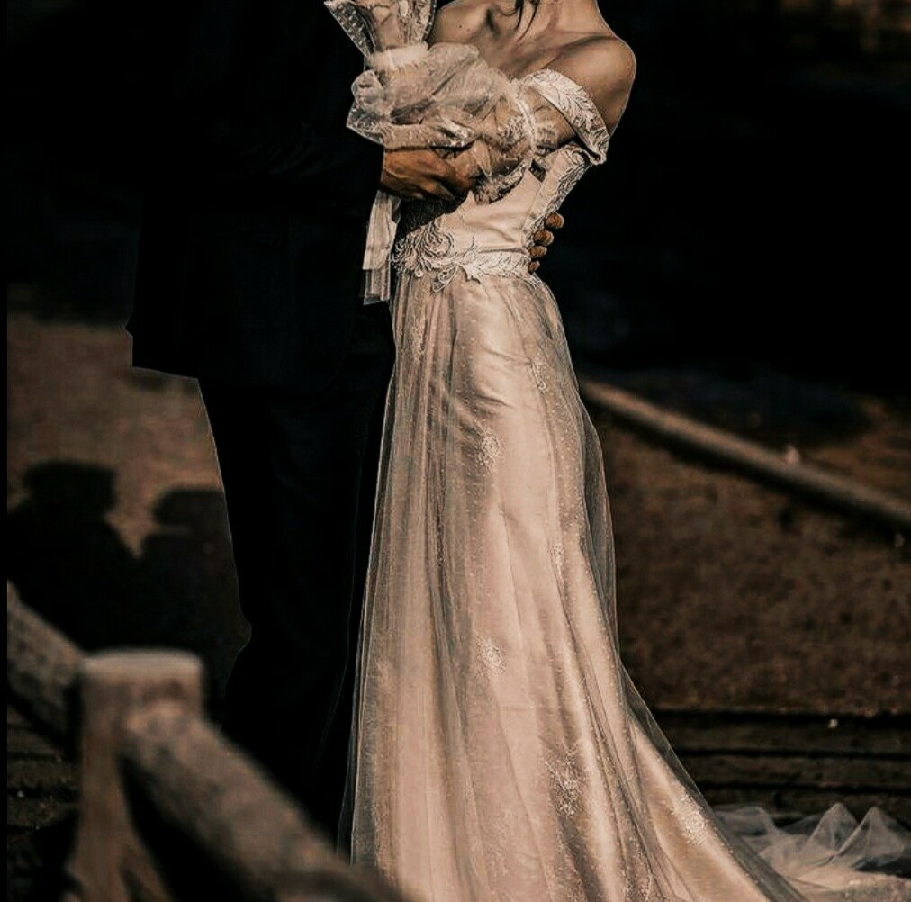 dark, writing, historical and wedding dress