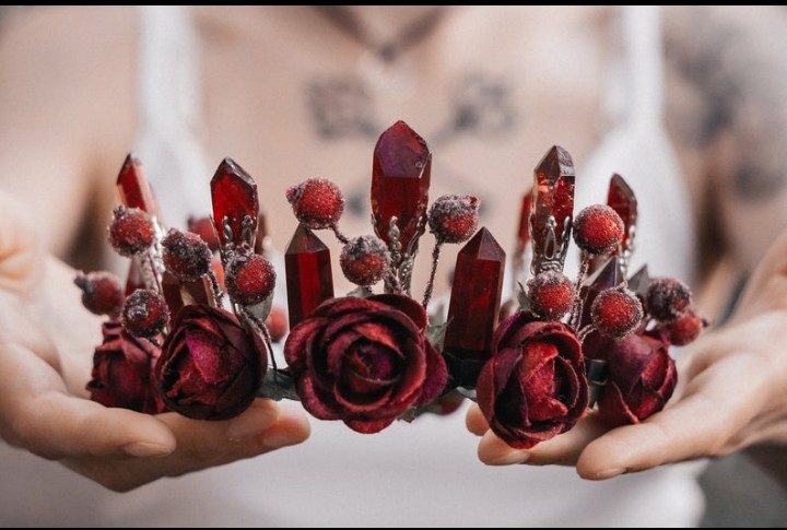 red, goth, rose and crown