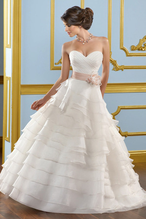 wedding dress, sweetheart and strapless