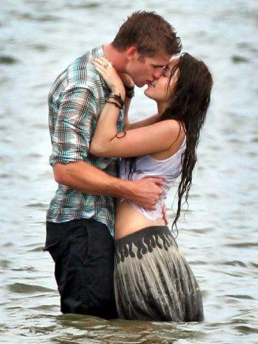 miley cyrus, beach and liam