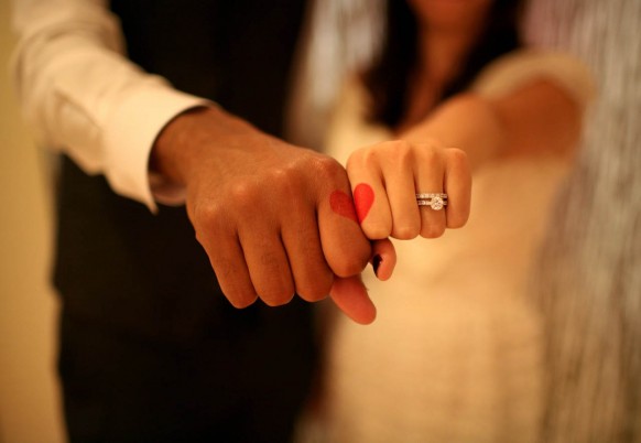red, love and weddbook