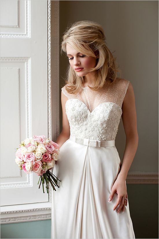 curves, bride, dress and lovely