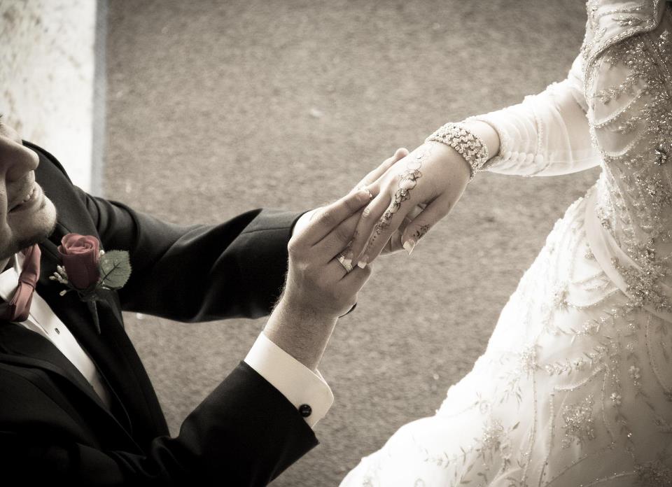 black and white, bride, dress and love