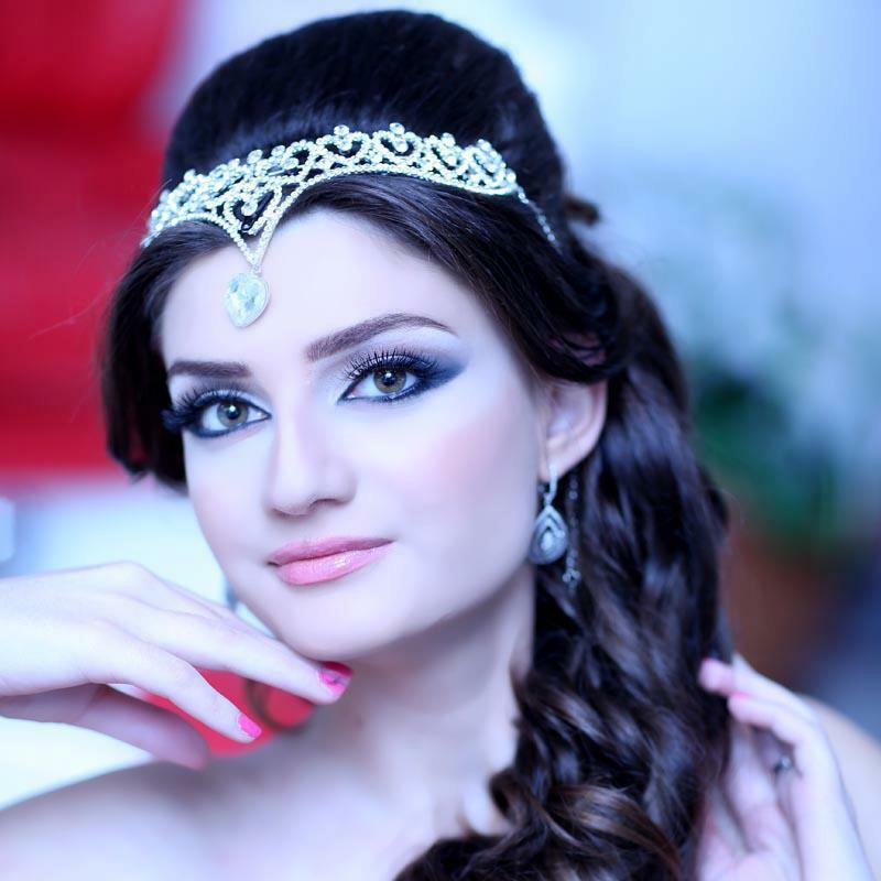 wedding hairstyle, crown, beautiful eyes and pink lips