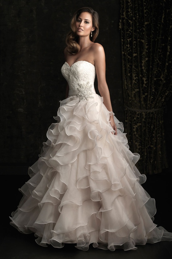 how amazing, dress, wedding dress photography and bride