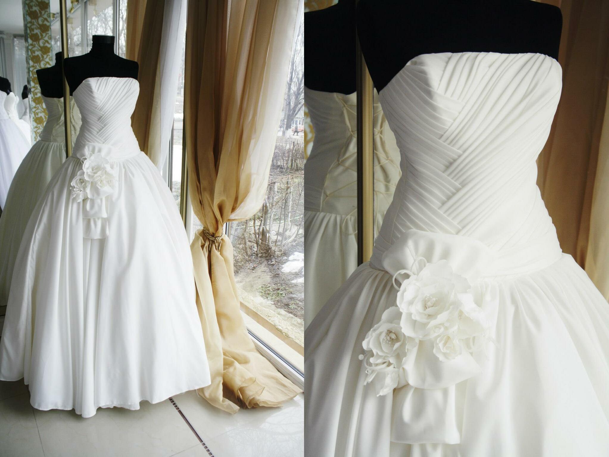 salon julia, white flowers wedding day and beauty