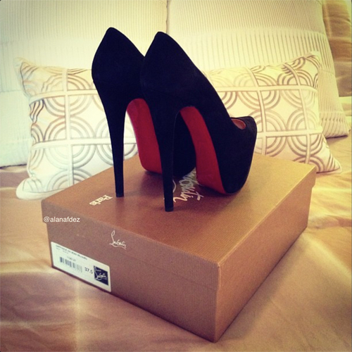 sand, high heels, sky and Beverly Hills
