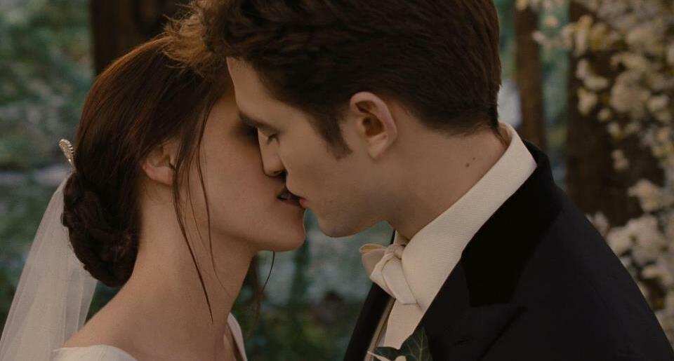 kristen stewart, stewart, cullen and bella cullen