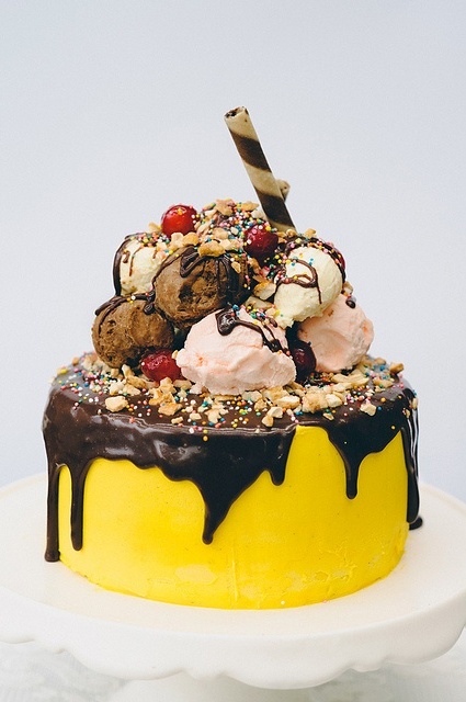 cake, yellow cake and yellow