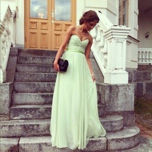 dress, strapless and stair