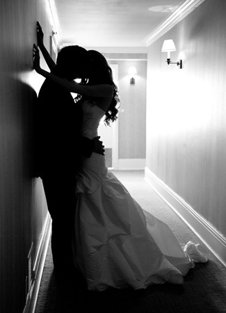 hotel, kiss and romance