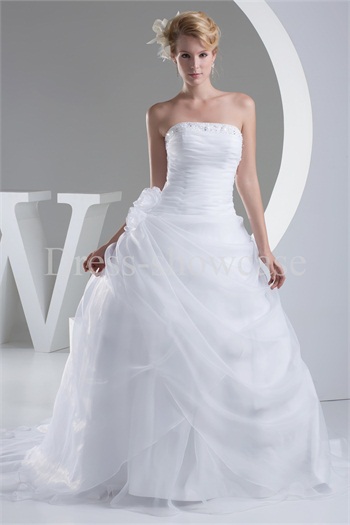 sweethaert wedding dress, bigday dress and white wedding dress