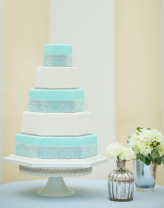 beautiful cake, pretty cake, blue cake and wedding cake