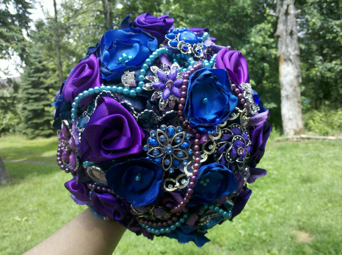 blue, purple. brooch, flowers and glam