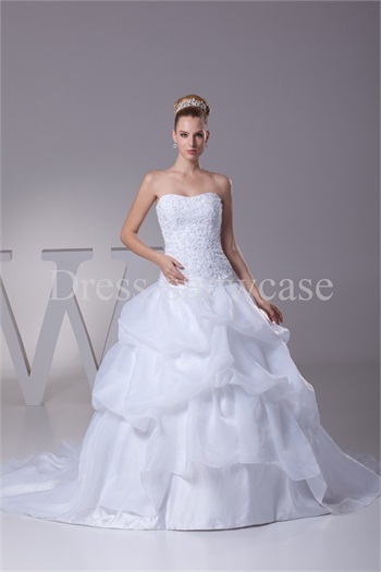 dream wedding dress, sweetheart wedding dress and ball gowns