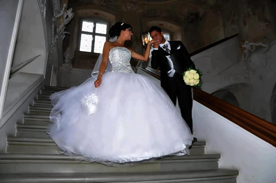 dress, kiss, girl and blonde